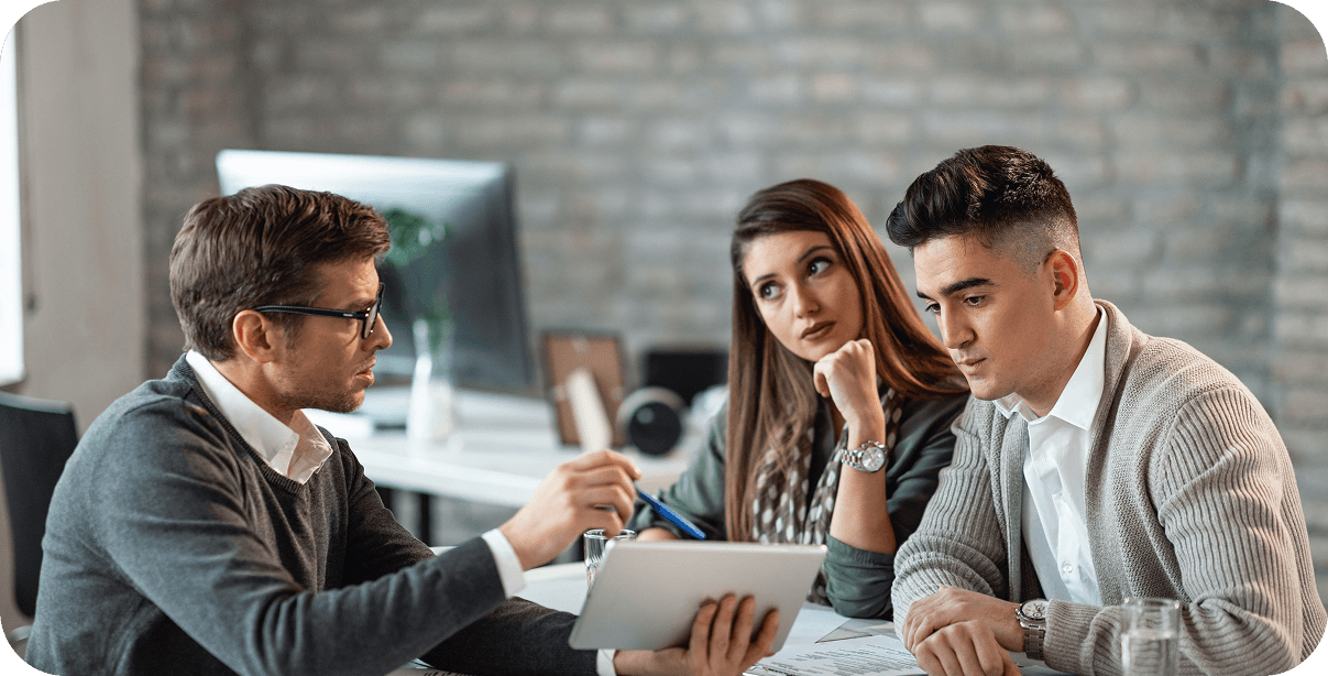 Zoiko Group leaders collaborating across divisions